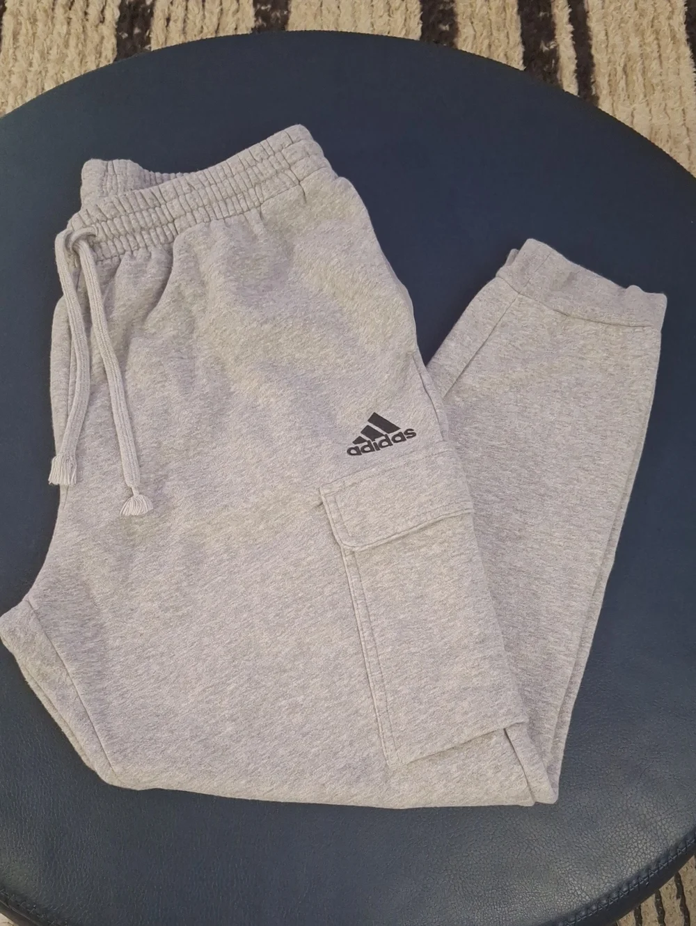 Adidas Essentials Tapered Cargo Sweatpants | Medium Grey Heather | XL